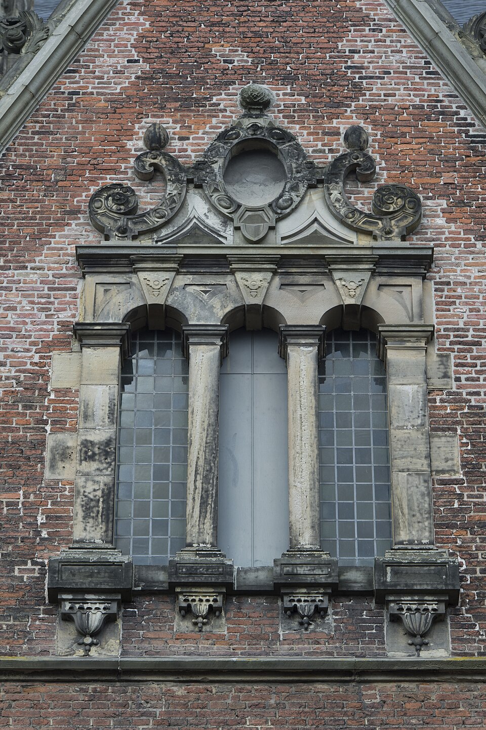 De Grote of Sint-Bavokerk in Haarlem, gezien vanaf de zuidzijde
